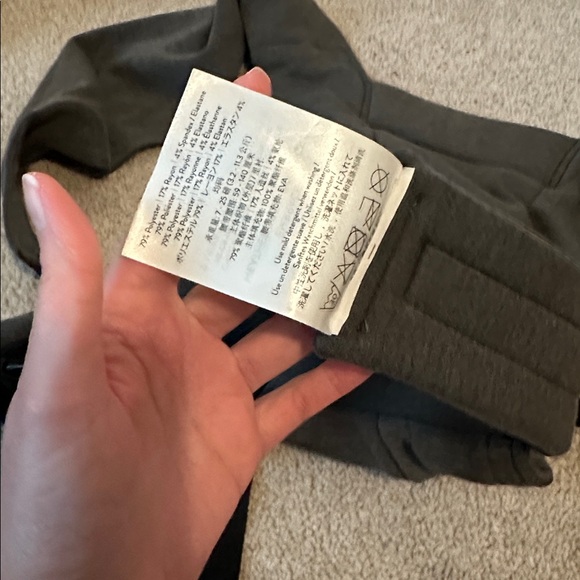 ERGOBABY Embrace | Heather Gray - Picture 4 of 5